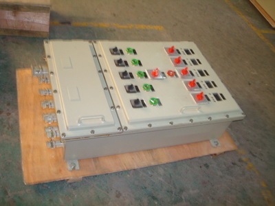 特價(jià)批發(fā)照明動(dòng)力配電箱、配電柜、電氣控制柜及無(wú)功補(bǔ)償裝置 瑞安市恒安電氣的專業(yè)優(yōu)勢(shì)